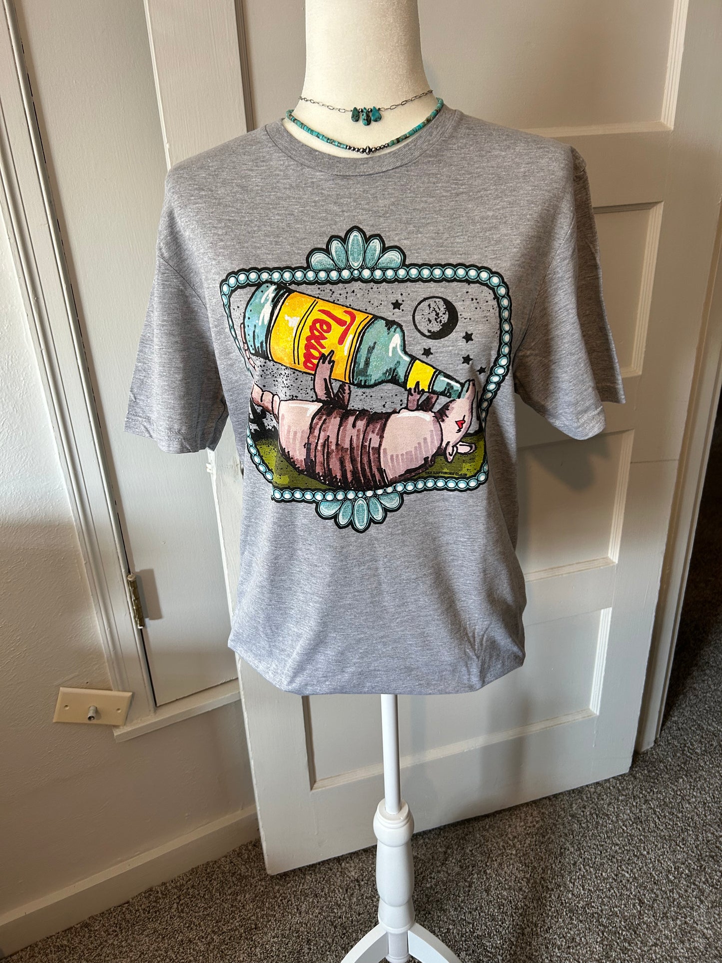 Dillo Tee